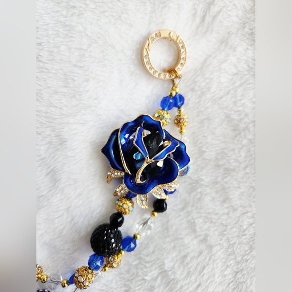 Elegant Blue and Gold Floral Bag Charm Chain - Picture 4 of 5